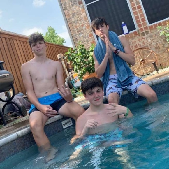 Meet your Posher, Cody - Picture 1 of 1